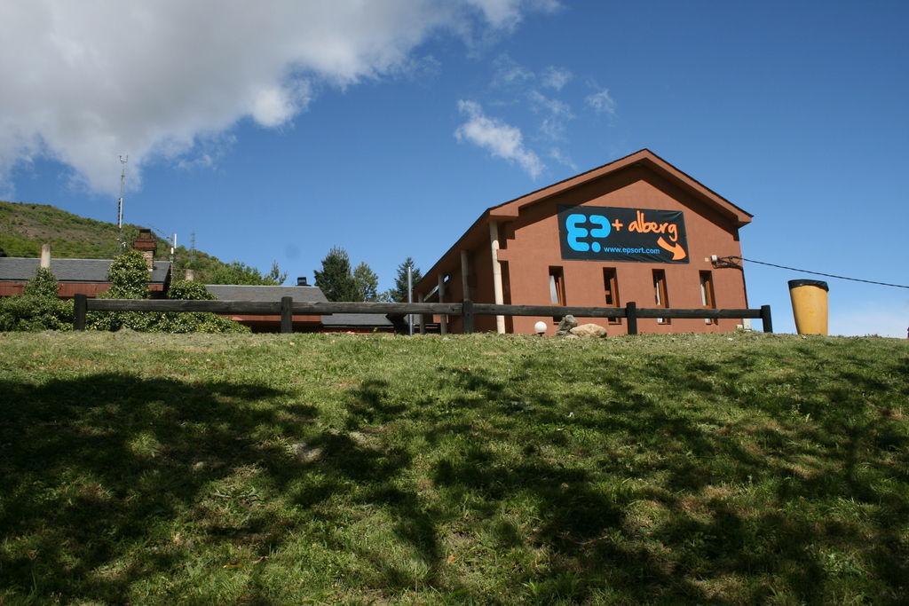 Alberg Escola de Piragüisme de Sort Exterior foto