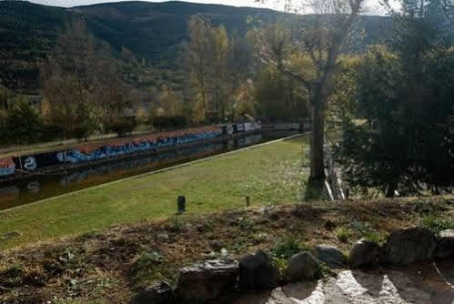 Alberg Escola de Piragüisme de Sort Exterior foto